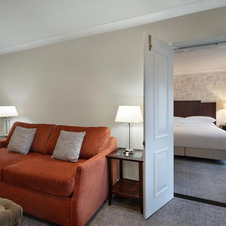 Delta Hotels By Marriott Tudor Park Country Club Maidstone Dış mekan fotoğraf