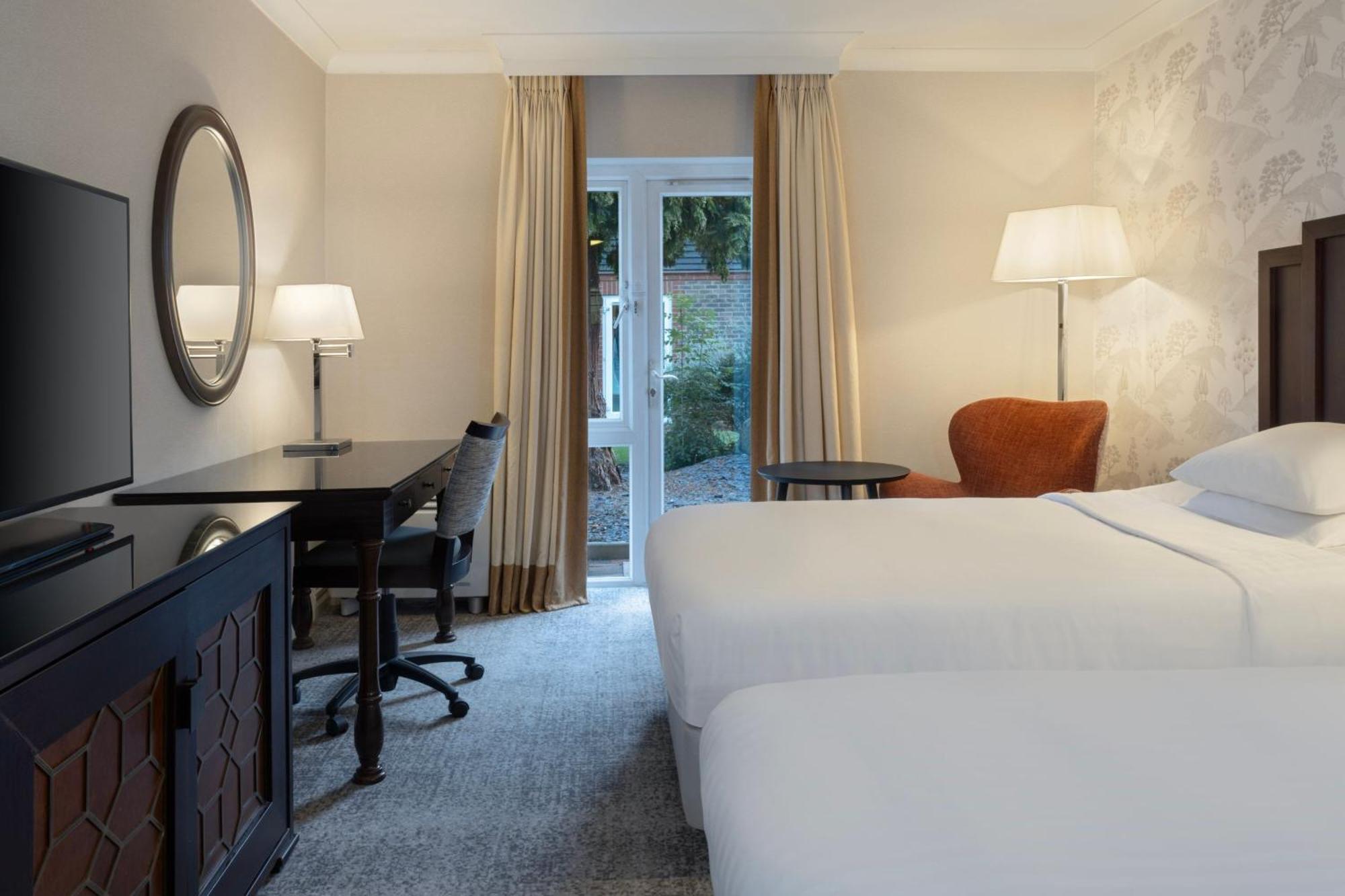 Delta Hotels By Marriott Tudor Park Country Club Maidstone Dış mekan fotoğraf