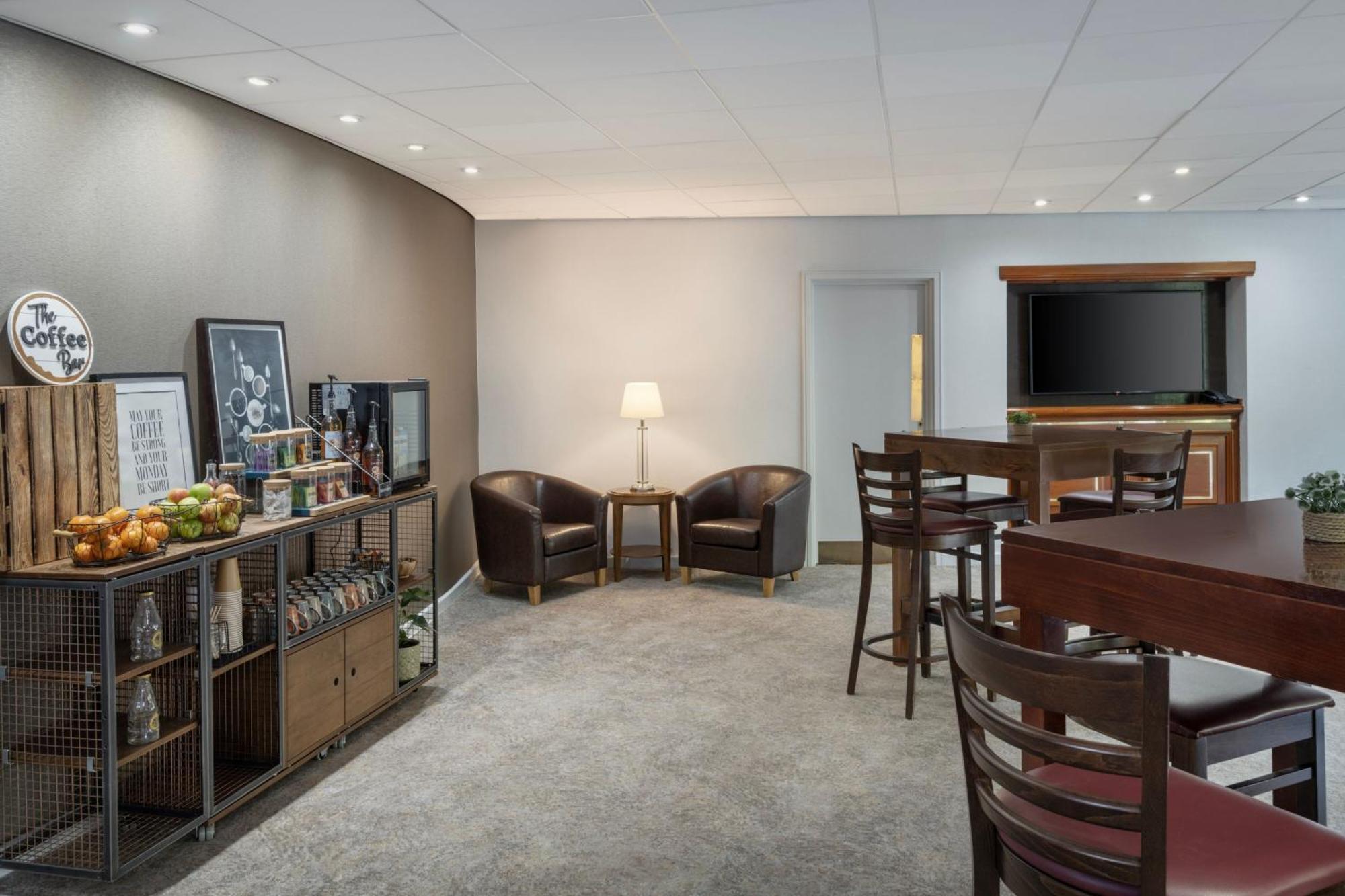 Delta Hotels By Marriott Tudor Park Country Club Maidstone Dış mekan fotoğraf