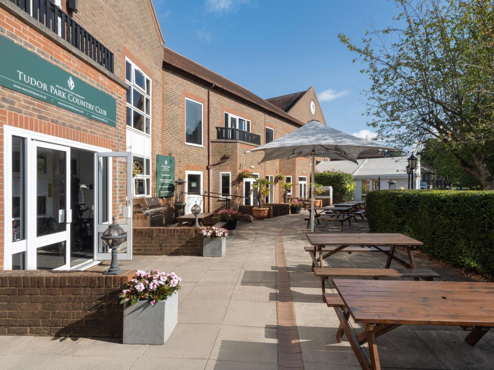 Delta Hotels By Marriott Tudor Park Country Club Maidstone Dış mekan fotoğraf