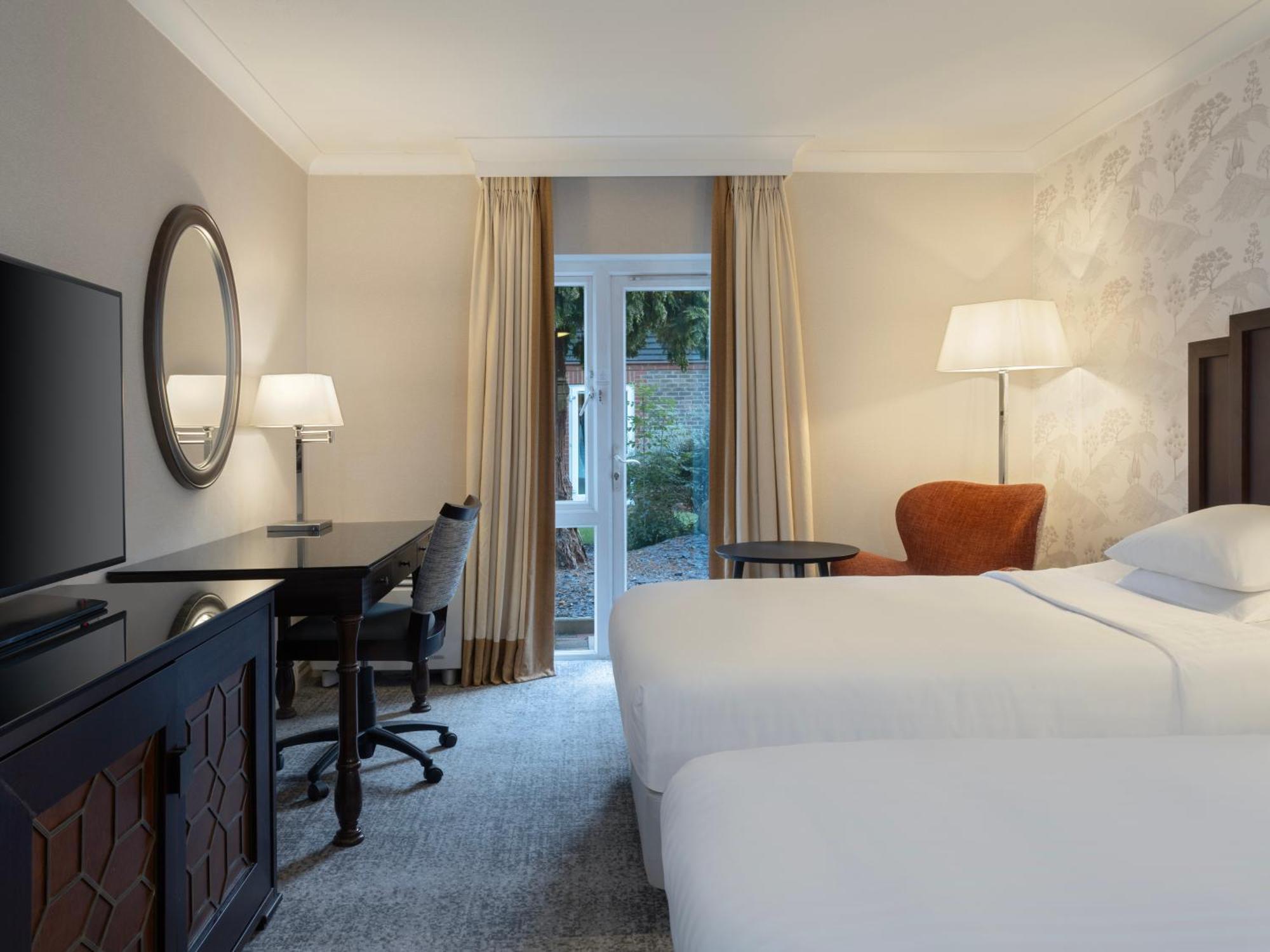 Delta Hotels By Marriott Tudor Park Country Club Maidstone Dış mekan fotoğraf