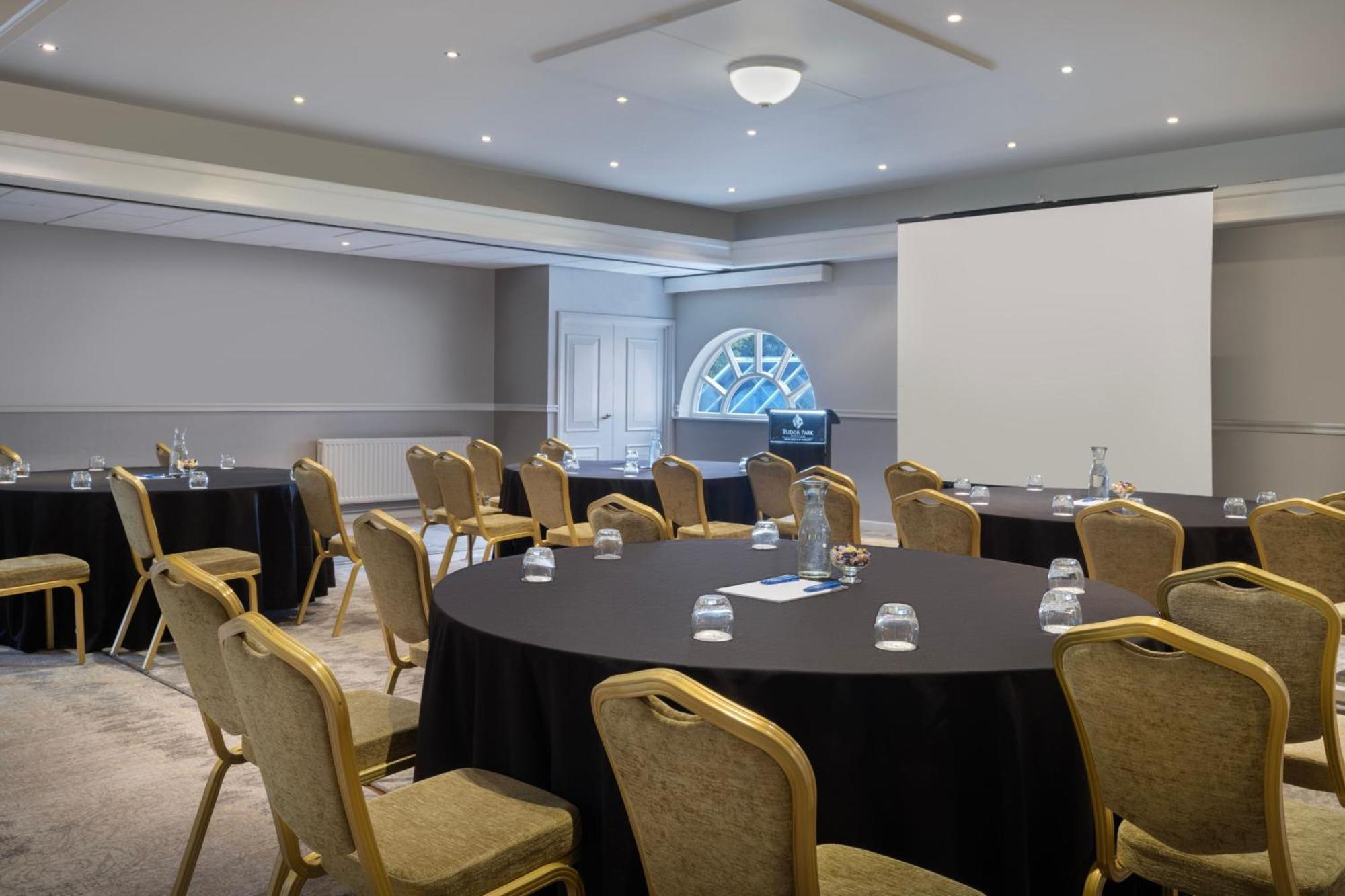 Delta Hotels By Marriott Tudor Park Country Club Maidstone Dış mekan fotoğraf